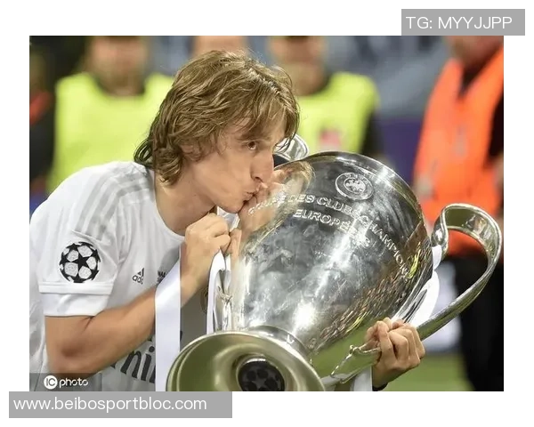 莱切前锋莫伦特称赞魔笛状态如25岁目标超越他两次并穿上皇马球衣