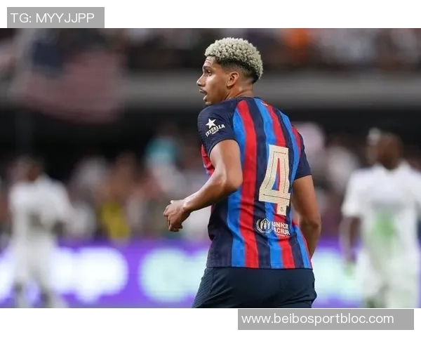 卡拉格直言阿劳霍表现不佳巴萨若想进步需考虑出售他